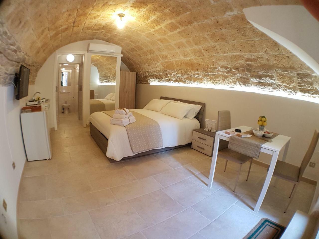 B&B Montebello Трани Экстерьер фото